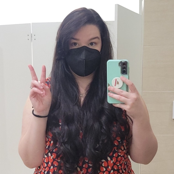 Meet your Posher, Elise - Picture 1 of 1